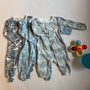 Magnetic Blue and White Infant Pajamas Set